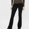 Pieces FLARED JEANS -PeeWee-winkel 17119933 Black 003