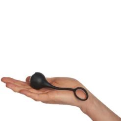 XR Brands Master Series Cock Dangler Eikelring Met Gewichten -PeeWee-winkel 27352 master series cock dangler penis strap with weights 50 hand q100