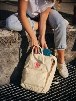Fjallraven Fjällräven Kånken Unisex Rugzak - Light Oak 32 Fjallraven Fjällräven Kånken Unisex Rugzak - Light Oak -PeeWee-winkel 902x1200